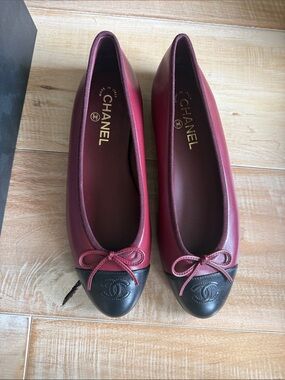 CHANEL Burgundy and Black Leather Cap-Toe Ballet Flats with Bow